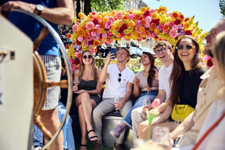 Amsterdam: The Original Flower Boat with Local Guide and Bar - Key points to know before you book