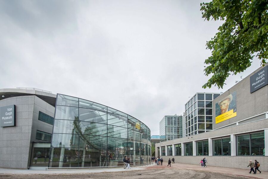 Amsterdam: Van Gogh Museum Ticket and City Canal Cruise - Family details and the optional snack box