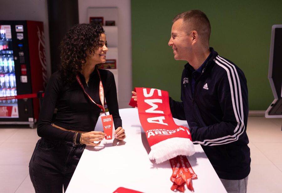 Amsterdam: VIP Johan Cruijff ArenA Tour with Drink and Scarf - The skybox is the tour’s best photo stop