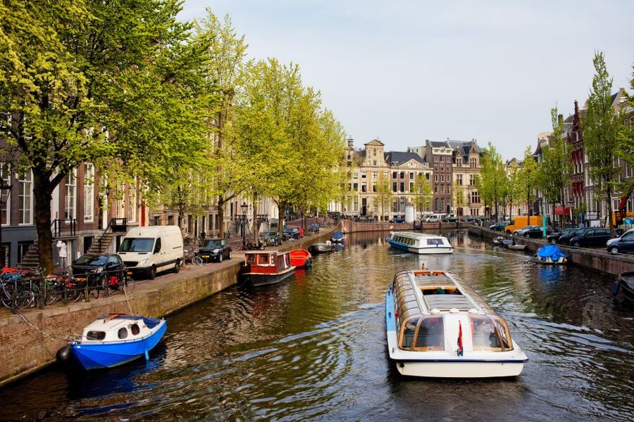 Amsterdam Walking Tour and Canal Cruise - Why this four-hour combination works