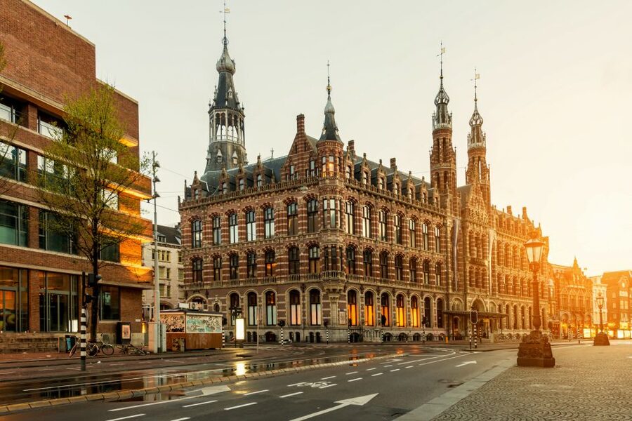Amsterdam Walking Tour and Canal Cruise - What the private guide adds
