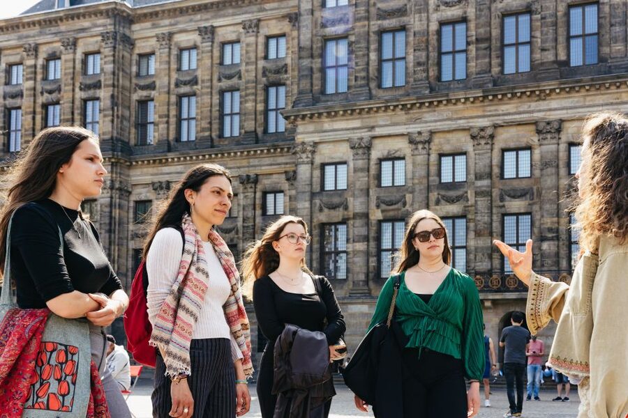 Amsterdam: Walking Tour, Jewish Museum & Synagogue Tickets - Weather, Shoes, and the Pace of the Day
