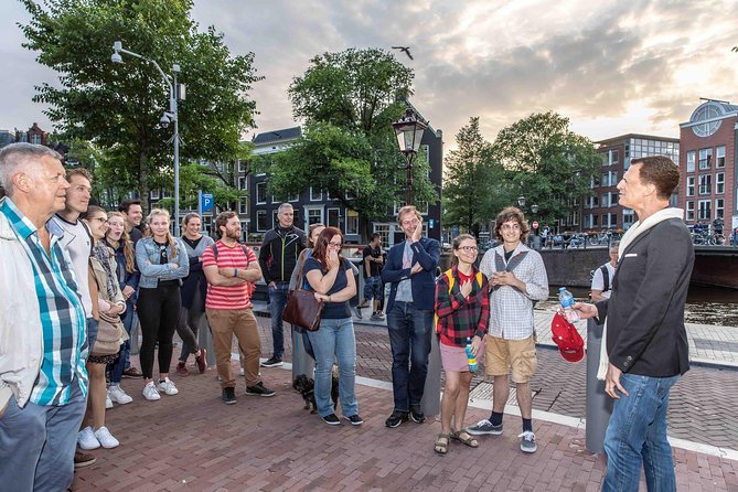 Amsterdam Walking Tour with a local comedian as guide - A comic introduction at Dam Square