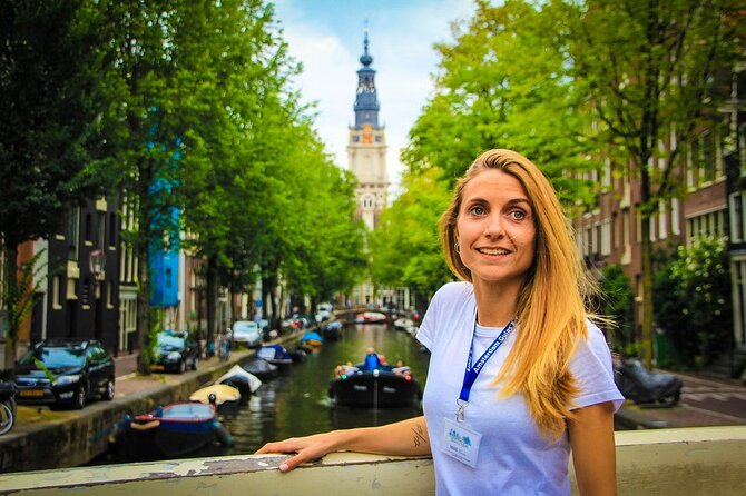 Amsterdam: Walking Tour with Dutch Pancake Lunch - Meeting at Beursplein with a blue umbrella