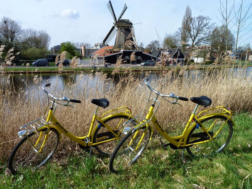 Amsterdam: Waterland District Countryside Villages Bike Tour - The 30-minute stop at Hotel-Cafe De Zwaan