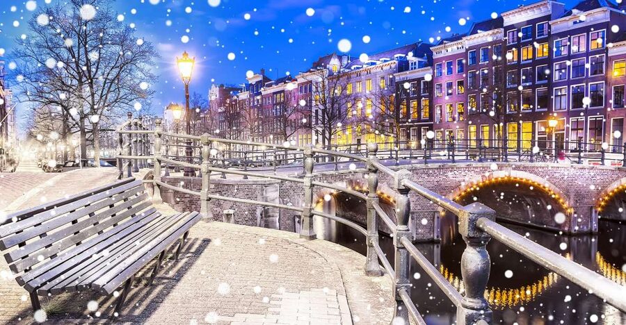 Amsterdam Winter Walking Tour - Walking through the Nine Streets