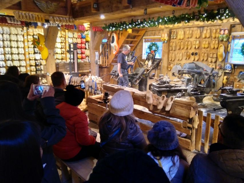 Amsterdam: Zaanse Schans 3-Hour Small Group Tour - Walking through the village and seeing the windmills