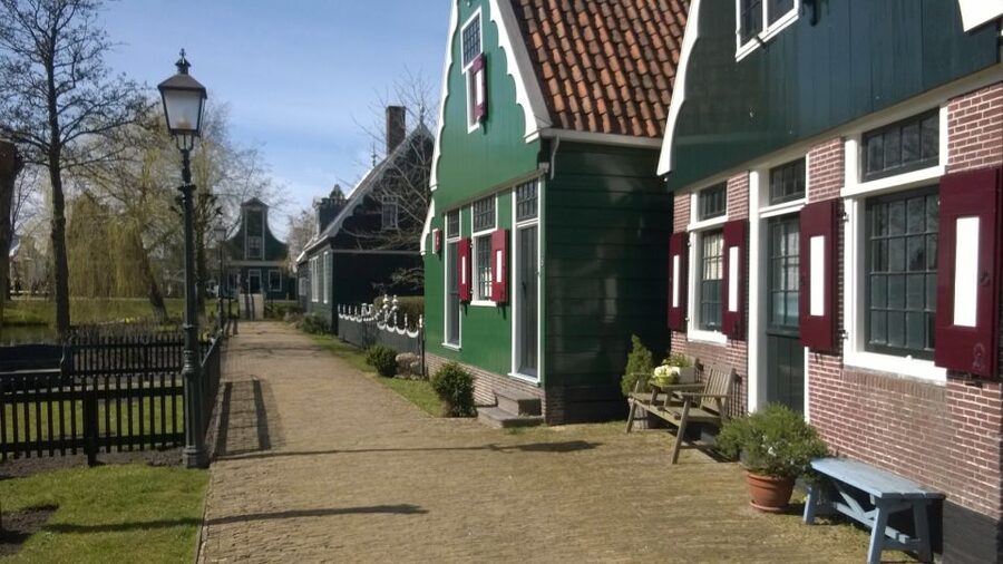 Amsterdam: Zaanse Schans 3-Hour Small Group Tour - Inside a working industrial windmill