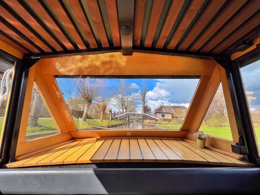 Amsterdam: Zaanse Schans and Giethoorn Day Trip with Cruise - Gouda tasting and Dutch craft traditions