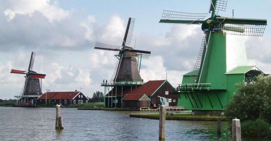 Amsterdam: Zaanse Schans Windmills Bike Tour with Guide - Meeting in Koog aan de Zaan, not at the Amsterdam windmills