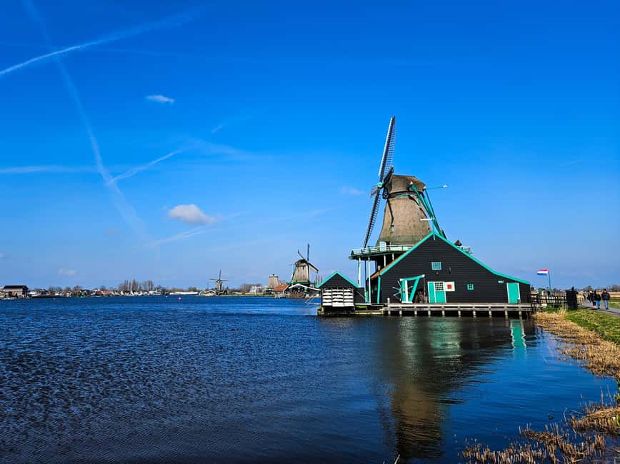 Amsterdam: Zaanse Schans windmills & Volendam Guided Tour - Key points to know before booking