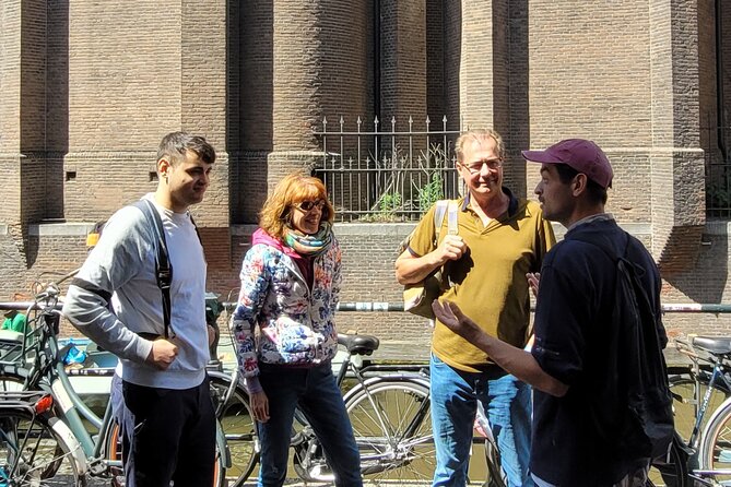Anne Frank and Amsterdam Jewish History Walking Tour - Kattengat and the story inside a bar