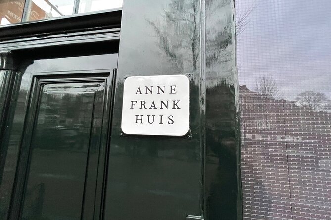 Anne Frank's Last Walk & See Anne Frank House in Virtual Reality - Johnny Jordaanplein and Amsterdam’s local character