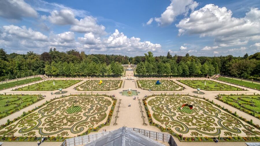 Apeldoorn: Het Loo Palace Entry Ticket - Read the gardens from the palace roof
