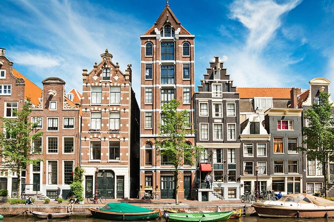 Authentic tour of Amsterdam: Jordaan, Ana Frank and Vondelpark - From Stationsplein to the Canal Ring