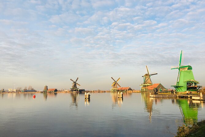 Best of Dutch Countryside: Giethoorn, Windmills, Secret Villages - The long road to Giethoorn