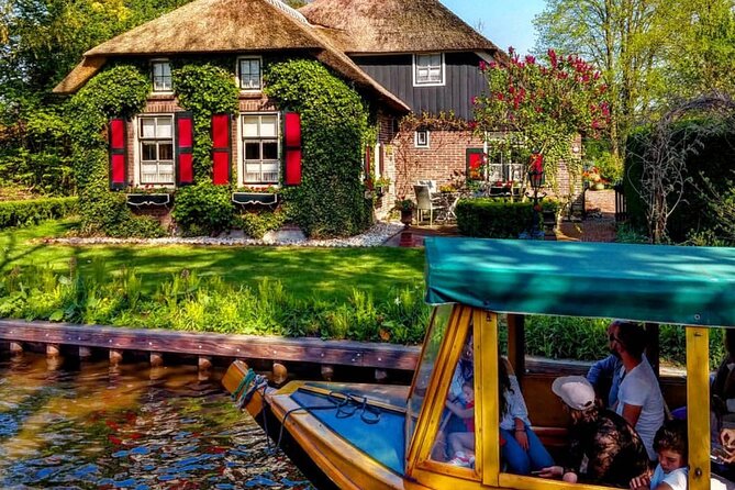 Best of Dutch Countryside: Giethoorn, Windmills, Secret Villages - Zaanse Schans, windmills and green wooden houses