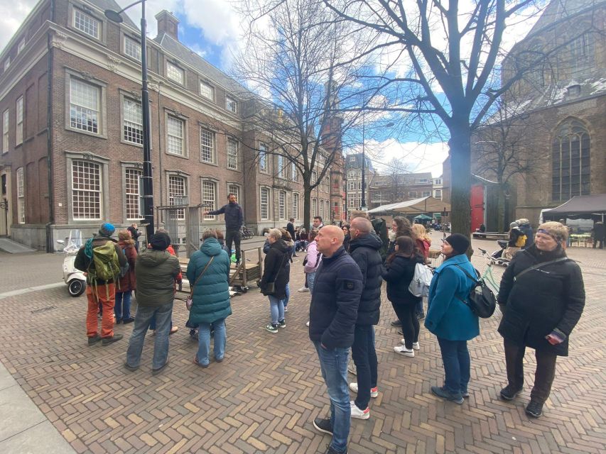 Centre The Hague On Foot with Wonderful Storyteller - 2hr - How the guides shape the experience