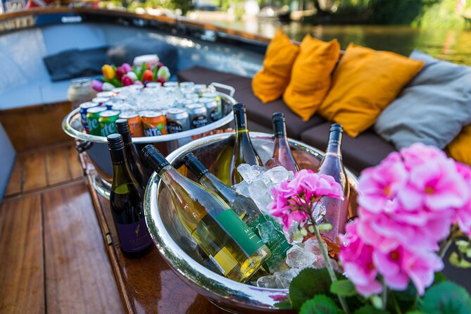 Classic Salonboat Tour in Amsterdam Including Cheese and Wine - Cheese, wine, and the social side of the cruise