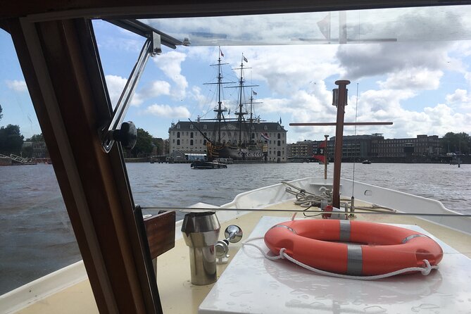 Cruise Amsterdam like a Local — Small Group 12 pax - What you see during the 90-minute canal route