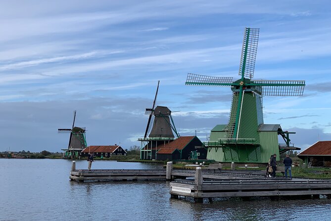 Day Tour Giethoorn, Afsluitdijk and Zaanse Schans with Boat Cruise - The best season and what to pack