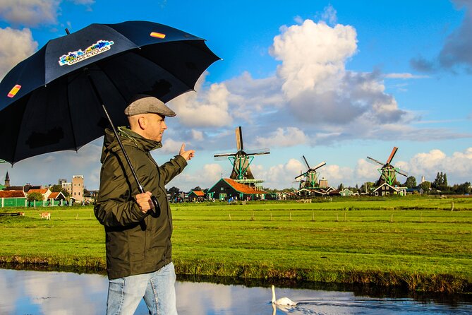 Day Trip to Zaanse Schans, Edam, Volendam and Marken from Amsterdam - Volendam: the best chance for lunch and free wandering