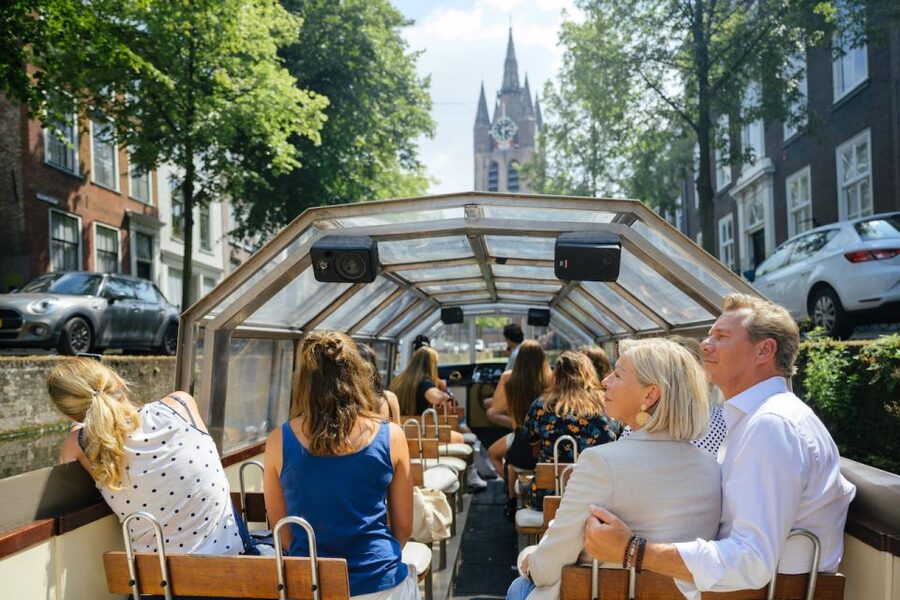 Delft: Canal Cruise with Guided Commentary - What you see during the 45-minute cruise