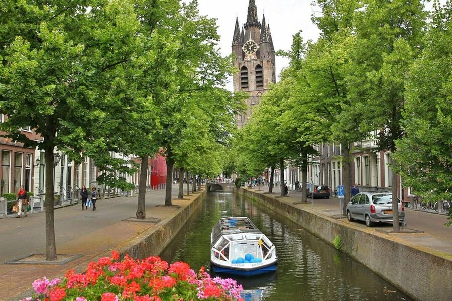 Delft: City Center Walking Tour - Lesser-known corners, Cameretten, and a city view