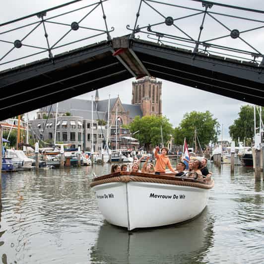 Dordrecht: City Canal Cruise - Seeing Dordrecht from Grote Appelsteiger