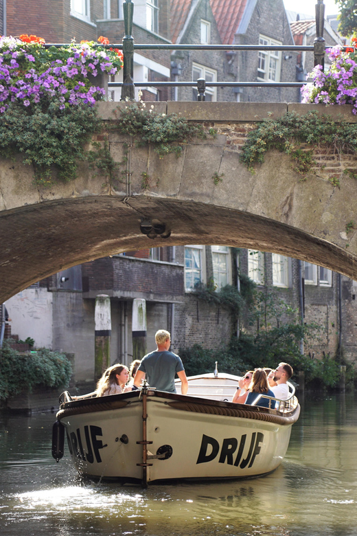Dordrecht: City Canal Cruise - The Groothoofd route and wide river views