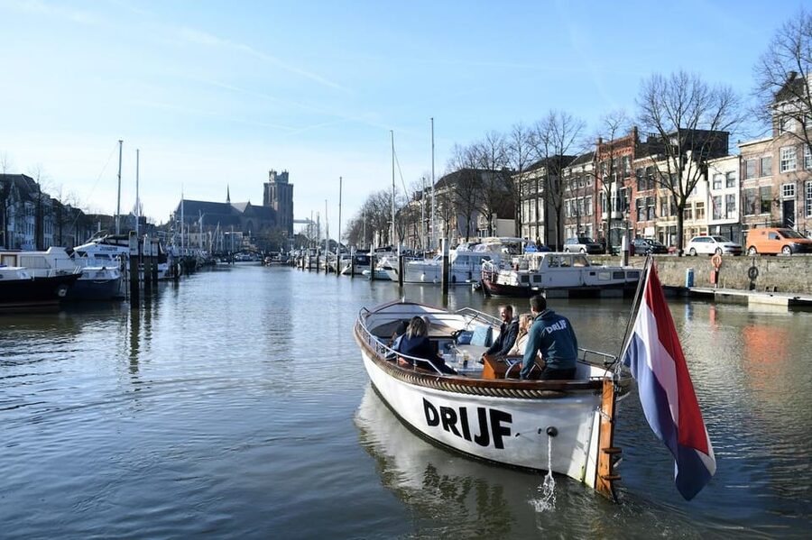 Dordrecht: City Canal Cruise - Is $21 a fair price for an hour on the water?