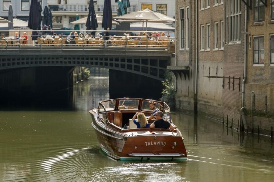 Dordrecht: City Walking Tour with Boat Ride - Who will enjoy this Dordrecht tour?