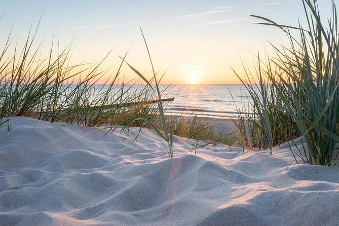 Drive it yourself electric Dune and Beach GPS audio tour - Stop 2: Noordwijk lighthouse in 10 minutes