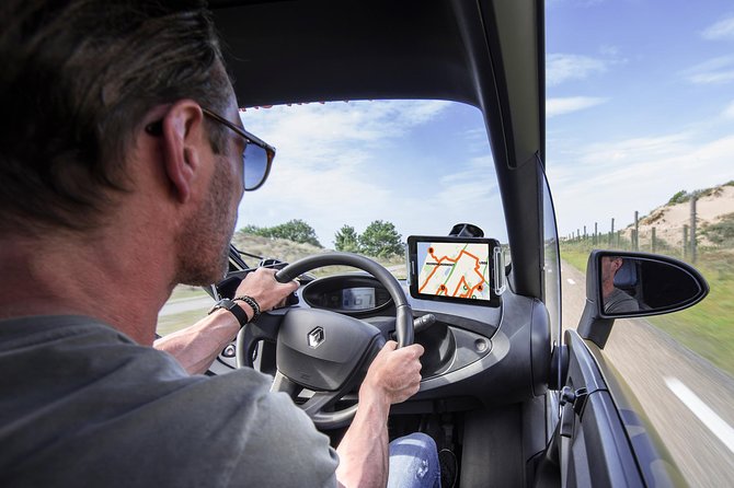 Drive it yourself electric History and Castle GPS audio tour - Oud Poelgeest and its 17th-century setting