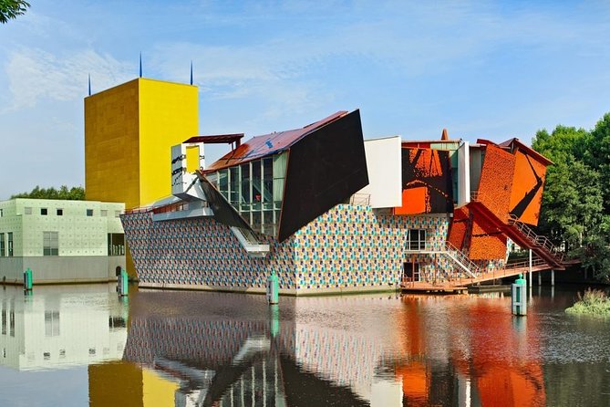 e-Scavenger hunt Groningen: Explore the city at your own pace - The first stretch: Groninger Museum, Prinsentuin, and Vismarkt