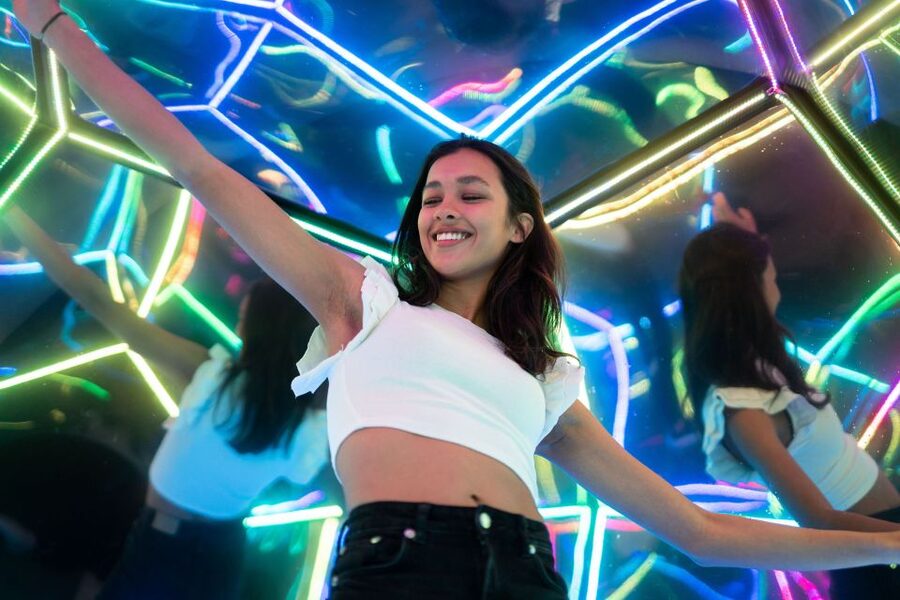 Eindhoven: Motion Experience Light Art Playground Ticket - Who Will Enjoy This Most