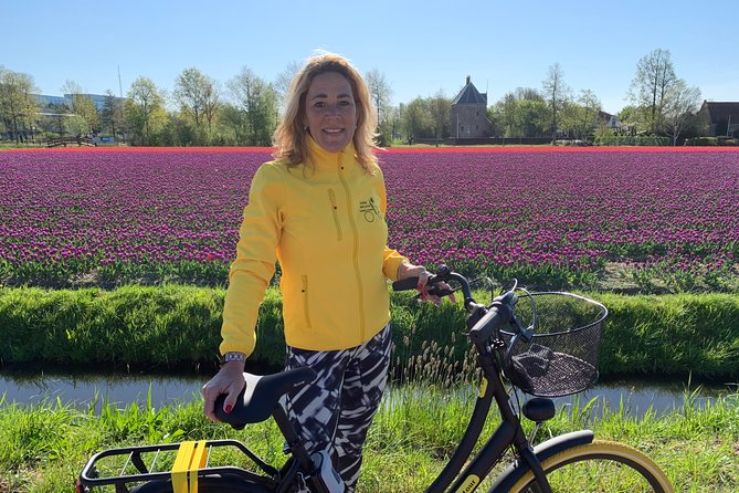 Enjoy the tulip fields by bicycle with a local guide! Tulip bike tour! - The tulip fields around Lisse