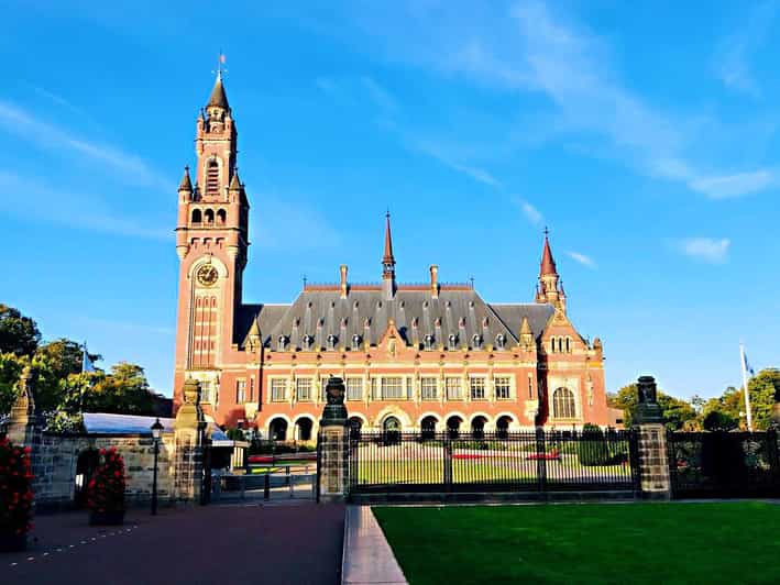 From Amsterdam: Day Tour to Rotterdam, Delft and The Hague - Who should book this tour