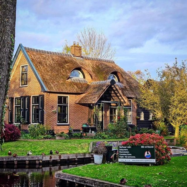 From Amsterdam: Giethoorn & Zaanse Schans Tour w/ Small Boat - Two classic villages, one long Dutch day