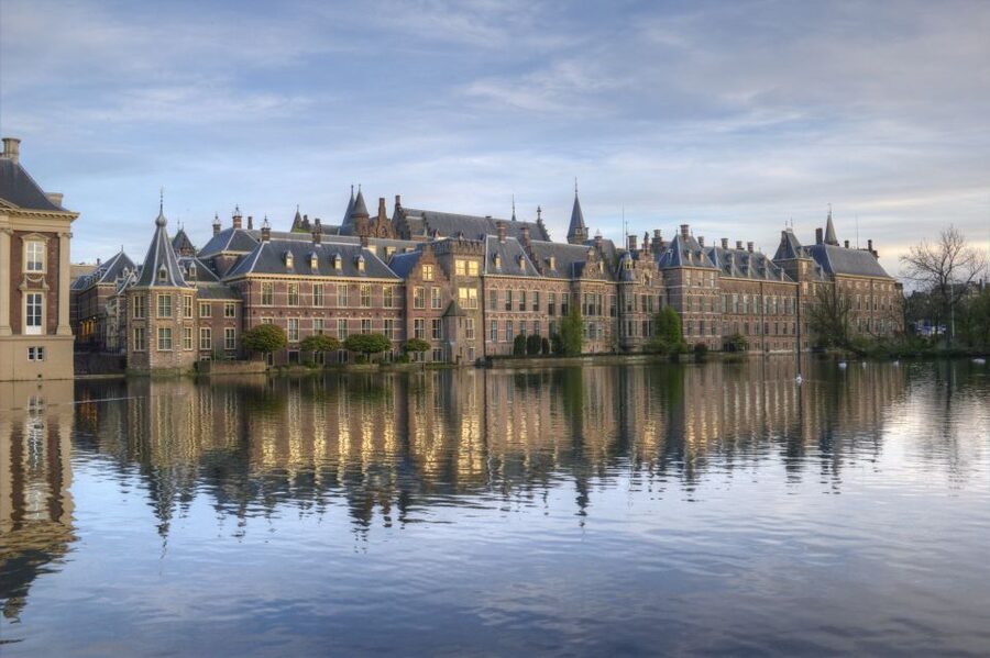 From Amsterdam: Rotterdam and The Hague Tour in Spanish - Is $46 a good price?