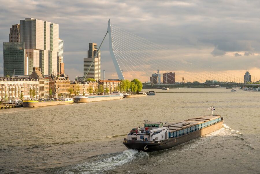 From Amsterdam: Rotterdam and The Hague Tour in Spanish - How the Spanish guiding affects the day