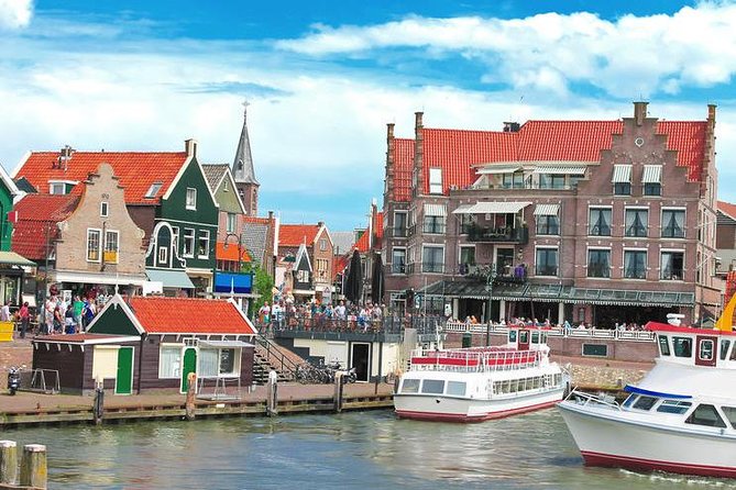 From Amsterdam: Zaanse Schans, Volendam, Giethoorn with Boat Tour - Food, shopping, and extra costs