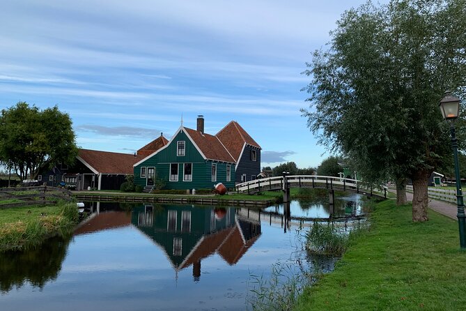Giethoorn, Afsluitdijk, Zaanse Schans Day Tour Incl Hotel Pick Up - Giethoorn: four hours around the village canals