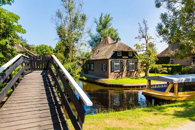 Giethoorn and Afsluitdijk Day Trip from Amsterdam with Boat Trip - Why Giethoorn makes a good day away from Amsterdam