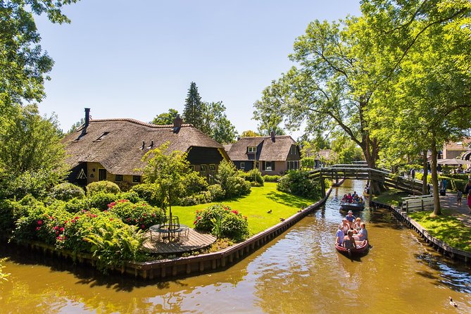 Giethoorn and Afsluitdijk Day Trip from Amsterdam with Boat Trip - What the Afsluitdijk adds to the day