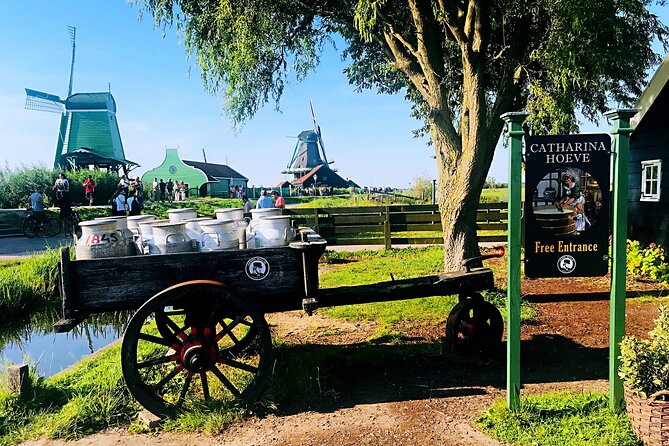 Giethoorn and Zaanse Schans Day Tour Small Group Incl. Boat Ride - Weather, seasons, and what to pack