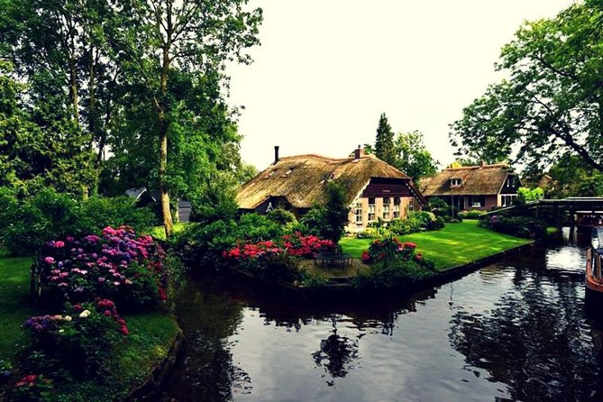 Giethoorn Day Tour from Amsterdam with Small Boat Ride - Key points to know before you book