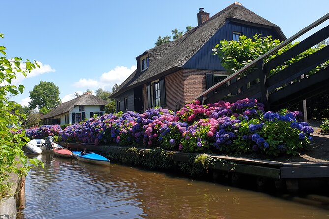 Giethoorn Day Tour from Amsterdam with Small Boat Ride - The one-hour small electric boat ride