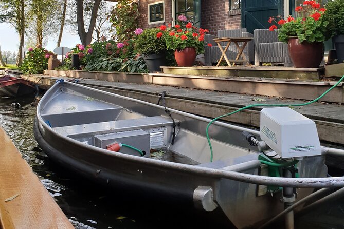 Giethoorn Day Tour from Amsterdam with Small Boat Ride - Lunch and free time by the canals