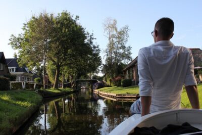 Giethoorn Day Trip from Amsterdam With Cruise and Cheeseplatter
